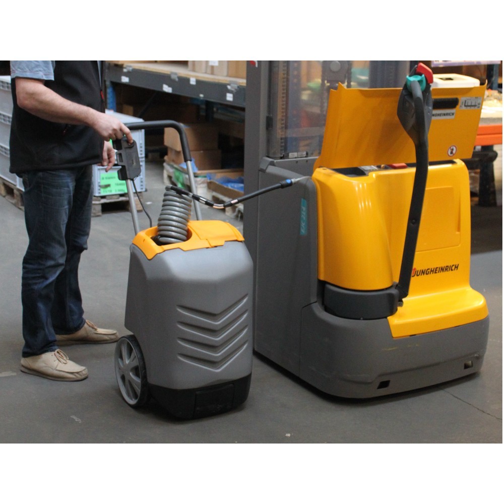 Número de imagen del producto 2: Aqua Trolley con depósito de agua de 26 l, electrobomba, batería y cargador