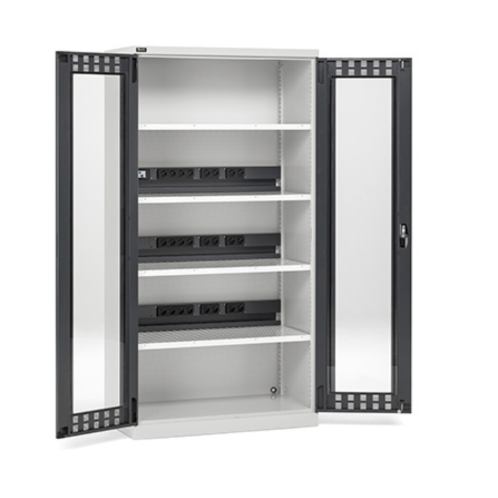 Armario de carga de baterías recargables Fami PERFOM con mirillas, capacidad de carga 1.200 kg, 4 baldas perforados, 2.000 x 1.023 x 726 mm (alto x ancho x fondo), gris claro, antracita Imagen del producto: Armario de carga de baterías recargables Fami PERFOM con mirillas, capacidad de carga 1.200 kg, 4 baldas perforados, 2.000 x 1.023 x 726 mm (alto x ancho x fondo), gris claro, antracita