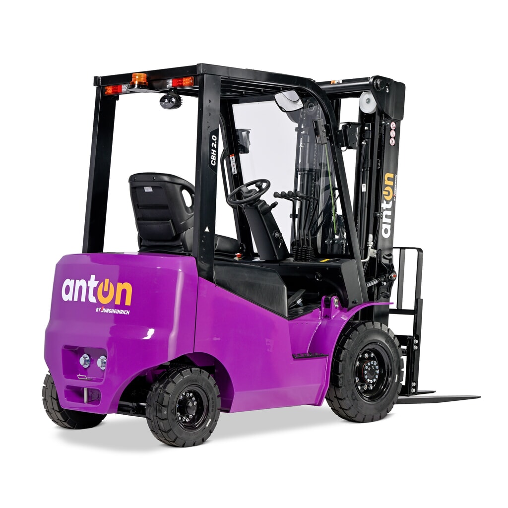 Número de imagen del producto 3: AntOn by Jungheinrich contrapesada eléctrica CBH 2.0 con mástil telescópico triple, altura de elevación 4800 mm, capacidad de carga 2000 kg, cabina de protección contra el mal tiempo Eco, incluye cargador incorporado.