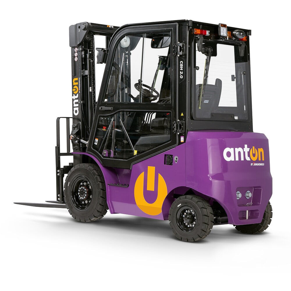 Número de imagen del producto 7: AntOn by Jungheinrich apilador eléctrico CBH 2.0 con mástil telescópico triple, altura de elevación 4800 mm, capacidad de carga 2000 kg, cabina de protección contra el mal tiempo Comfort, incluye cargador incorporado.