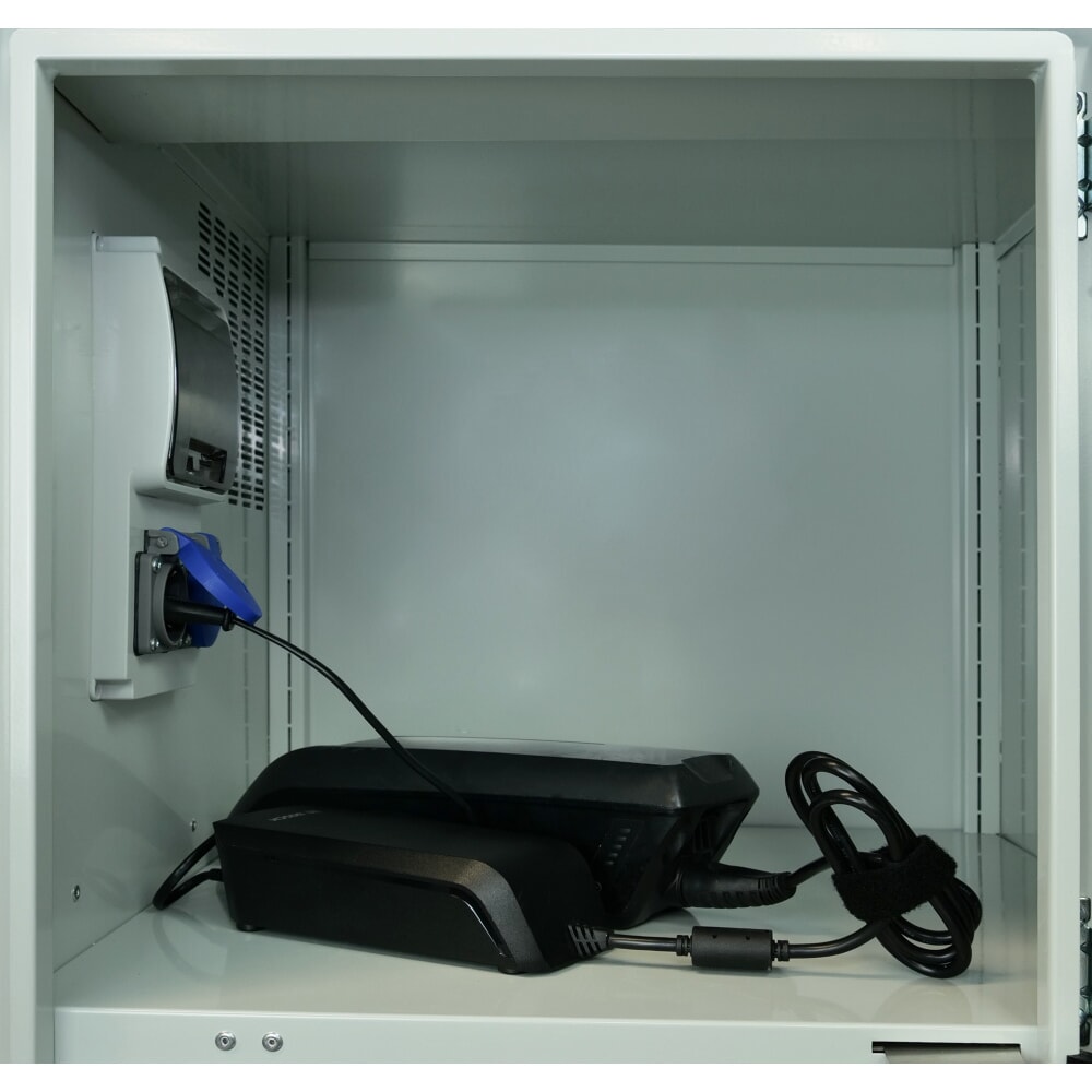 Número de imagen del producto 5: Thur Metall armario de carga de baterías recargables, para exteriores IP 44, HxAxF 2000 mm x 600 mm x 500 mm, cerradura con llave, azul claro