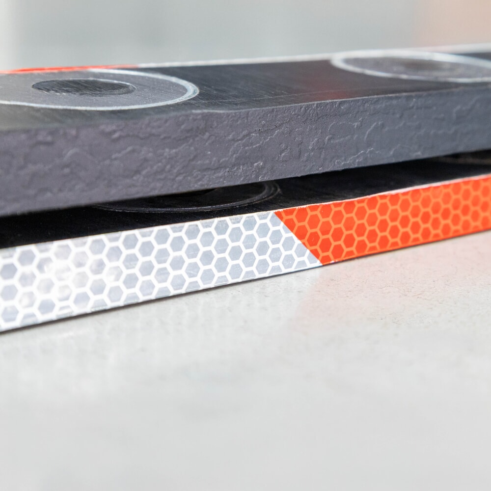 Número de imagen del producto 2: Listón reflectante VETTER® ZEBRA con imanes para brazos de horquilla, HxAxF 80 x 1.000 x 45 mm