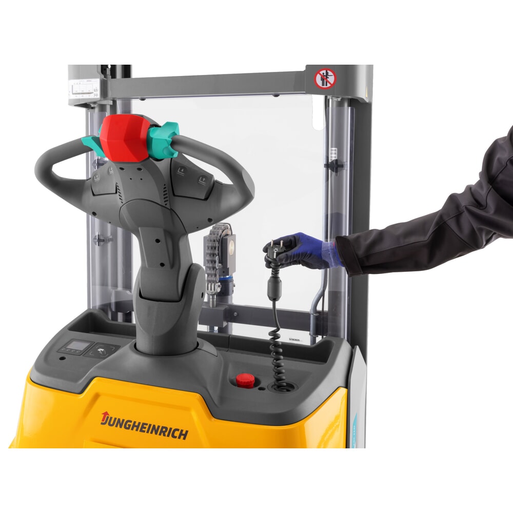 Número de imagen del producto 2: Carretilla elevadora eléctrica Jungheinrich ERC 110i ZT con plataforma de pie, mástil de elevación telescópico doble, altura de elevación 2.900 mm, capacidad de carga 1.000 kg, sistema hidráulico proporcional
