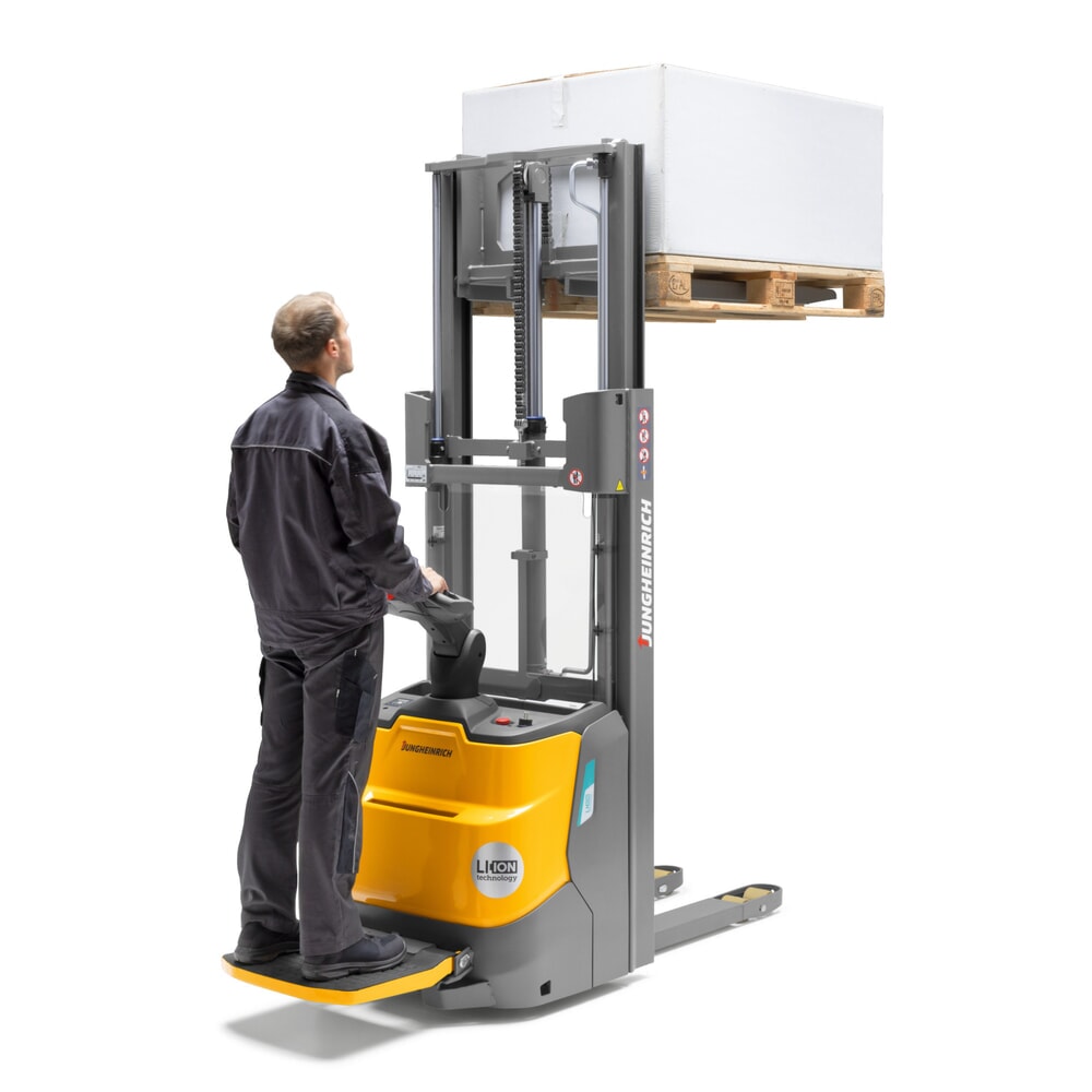 Número de imagen del producto 6: Carretilla elevadora eléctrica Jungheinrich ERC 110i ZT con plataforma de pie, mástil de elevación telescópico doble, altura de elevación 2.900 mm, capacidad de carga 1.000 kg, sistema hidráulico proporcional
