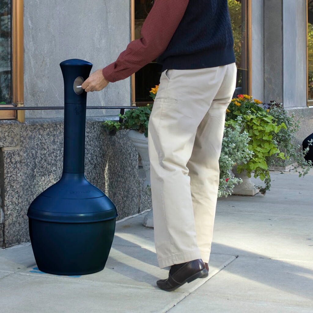 Justrite Elite™ - Cenicero de seguridad (15 L), color negro Número de imagen del producto 5: Justrite Elite™ - Cenicero de seguridad (15 L), color negro