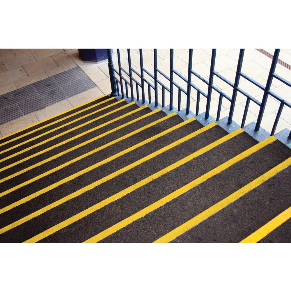 Número de imagen del producto 4: COBA Perfil antideslizante para peldaños COBAGRiP® Stair Tread, H x A x F 5,5 x 1.000 x 345 mm, negro/amarillo