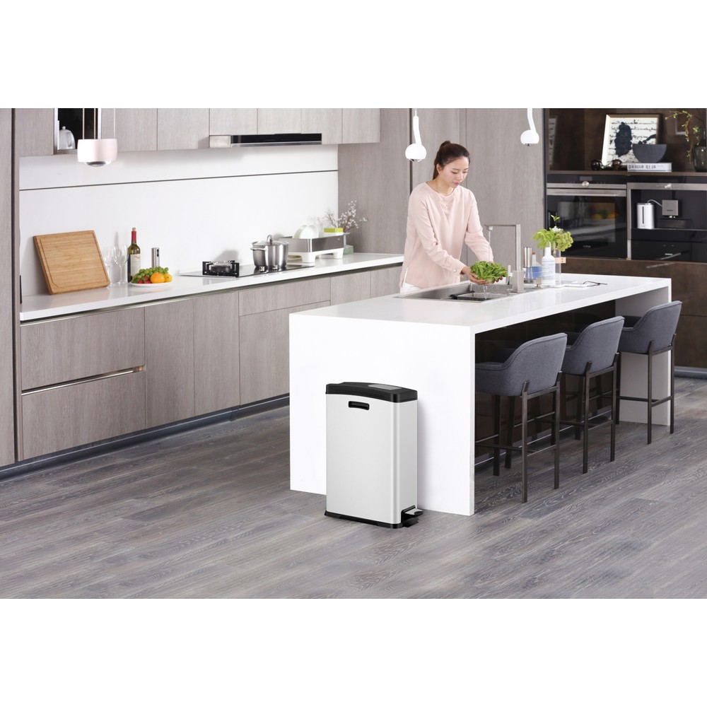 Número de imagen del producto 6: Cubo de residuos con pedal EKO Rejoice, 30 litros, blanco
