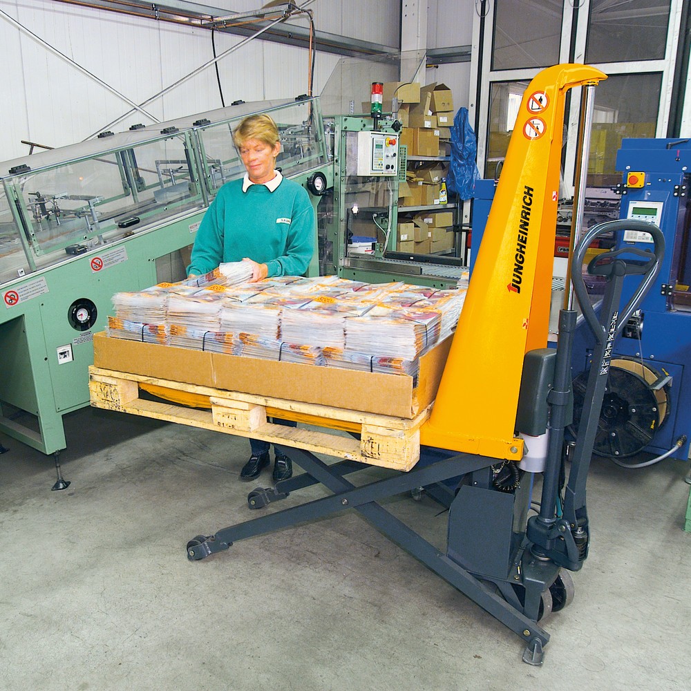 Número de imagen del producto 3: Jungheinrich Transpaleta de tijera AMX 10e, CC 1000 kg, nailon