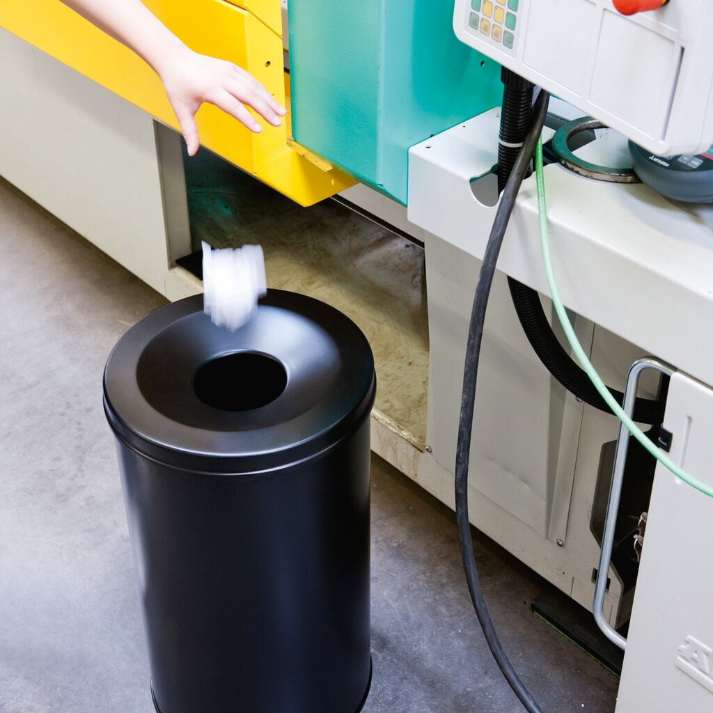 Número de imagen del producto 2: Papelera Durable de acero, 15 litros, con cabezal apagallamas, negro