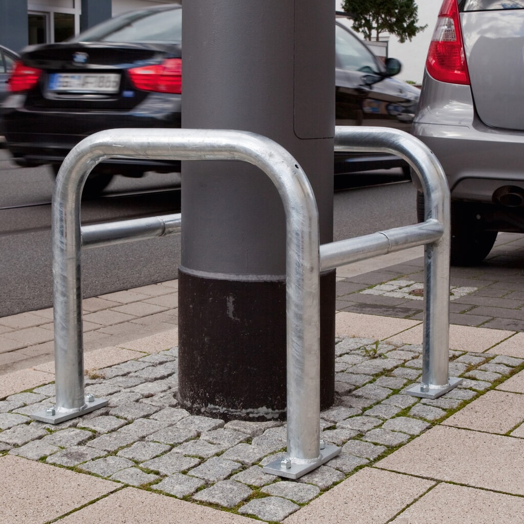 Protección anticolisión para columnas MORAVIA, aplicación exterior, galvanizado en caliente, altura de 600 mm, para dimensiones de columna 400 x 400 mm (ancho x fondo) Número de imagen del producto 8: Protección anticolisión para columnas MORAVIA, aplicación exterior, galvanizado en caliente, altura de 600 mm, para dimensiones de columna 400 x 400 mm (ancho x fondo)