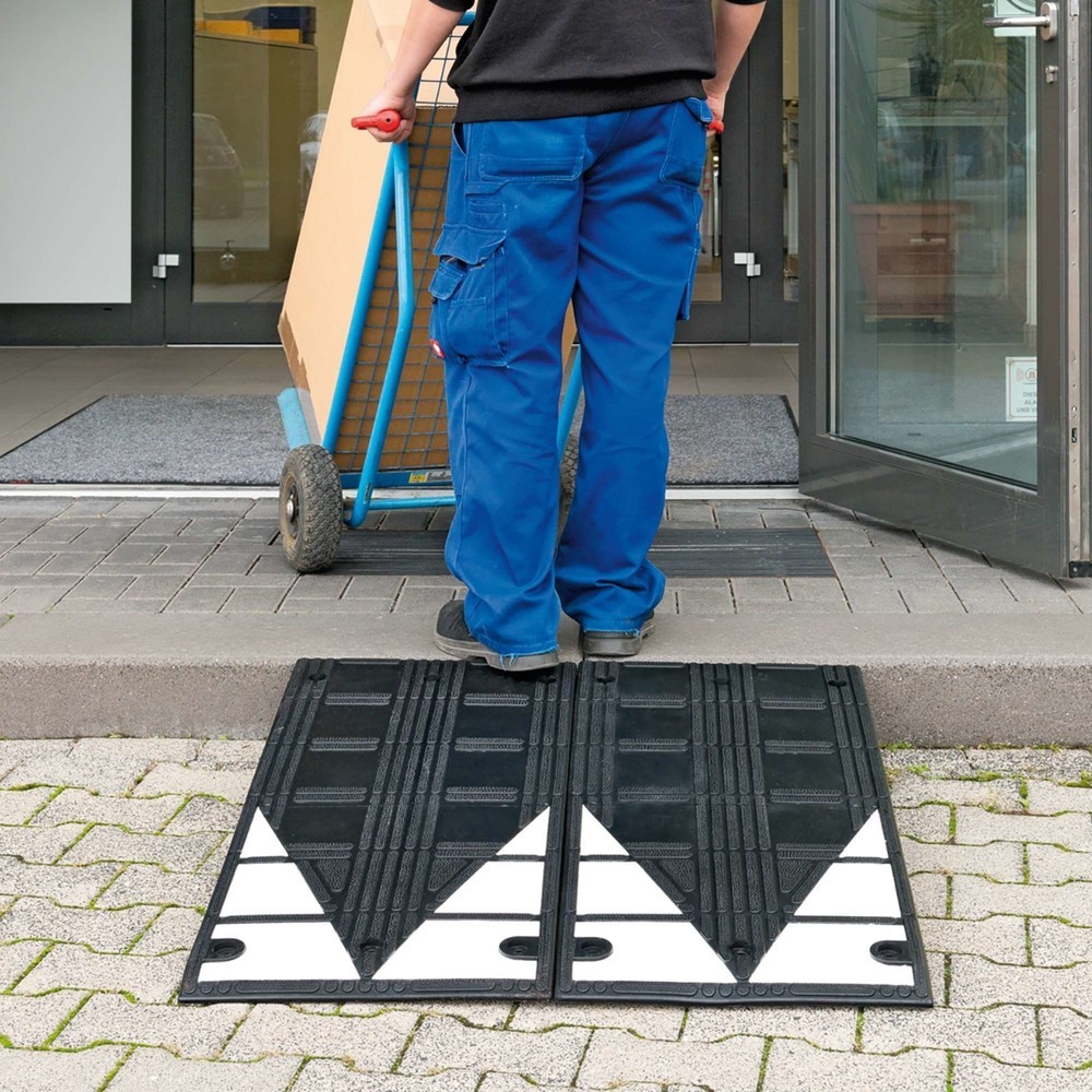 Número de imagen del producto 3: Rampa de bordillo MORAVIA de caucho vulcanizado, AxHxF 450 x 75 x 1.000 mm, negro y blanco, con material de fijación