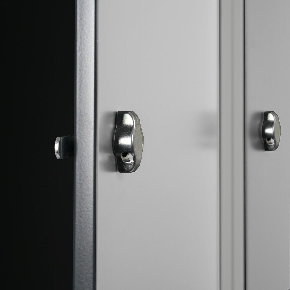 Número de imagen del producto 5: Taquilla Steinbock®, apoyada en el suelo, 2 pisos, 6 compartimentos, cerradura de manivela, HxAxF 1.800 x 1200 x 500 mm, gris claro/gris antracita