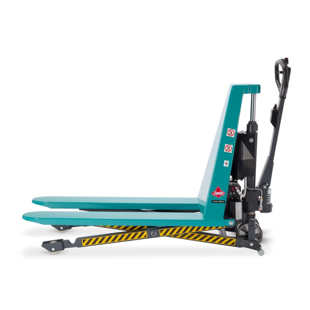 Transpaleta de tijera Ameise® PTM 1.0 electrohidráulica, capacidad de carga 1.000 kg, longitud de horquilla 1.150 mm, poliuretano/nailon Número de imagen del producto 13: Transpaleta de tijera Ameise® PTM 1.0 electrohidráulica, capacidad de carga 1.000 kg, longitud de horquilla 1.150 mm, poliuretano/nailon