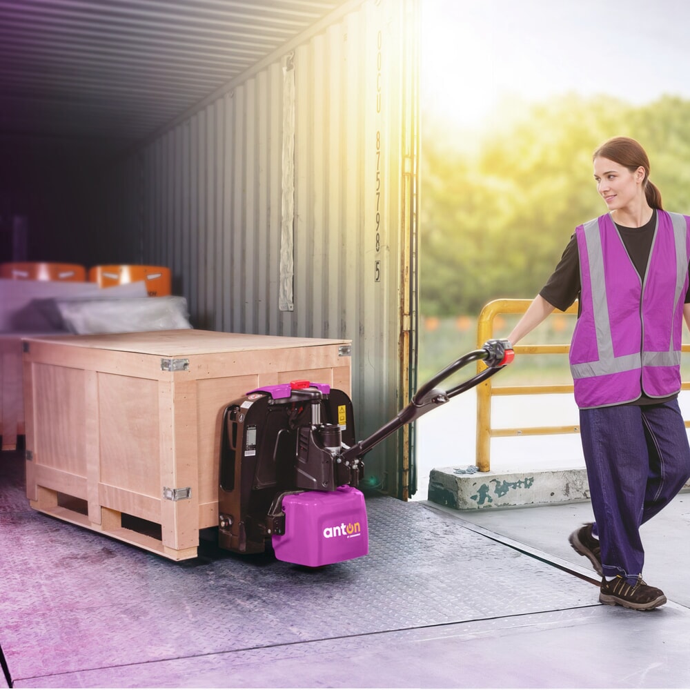 Número de imagen del producto 12: Transpaleta eléctrica AntOn de Jungheinrich PTL 1.5, extra ancha para palets especiales, capacidad de carga 1.500 kg, longitud de horquilla 1.150 mm