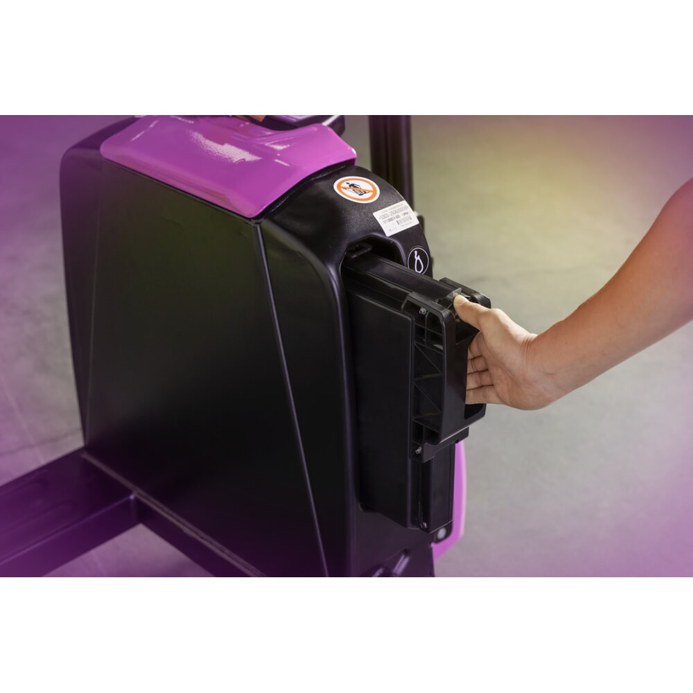 Número de imagen del producto 11: Transpaleta eléctrica AntOn de Jungheinrich PTL 1.5 con ruedas de apoyo, extra ancha para palets especiales, capacidad de carga 1.500 kg, longitud de horquilla 1.150 mm