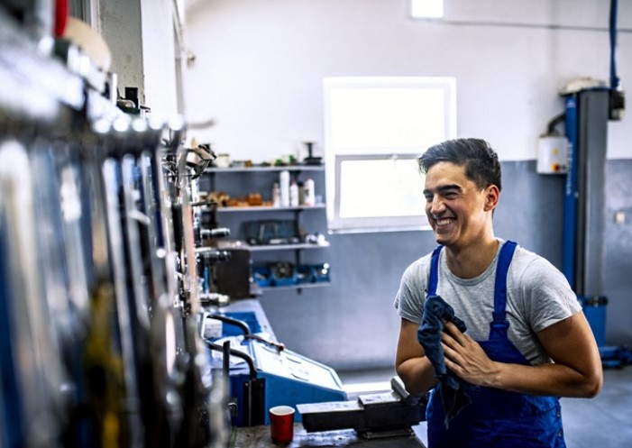 Cómo desinfectar las herramientas en el taller mecánico para